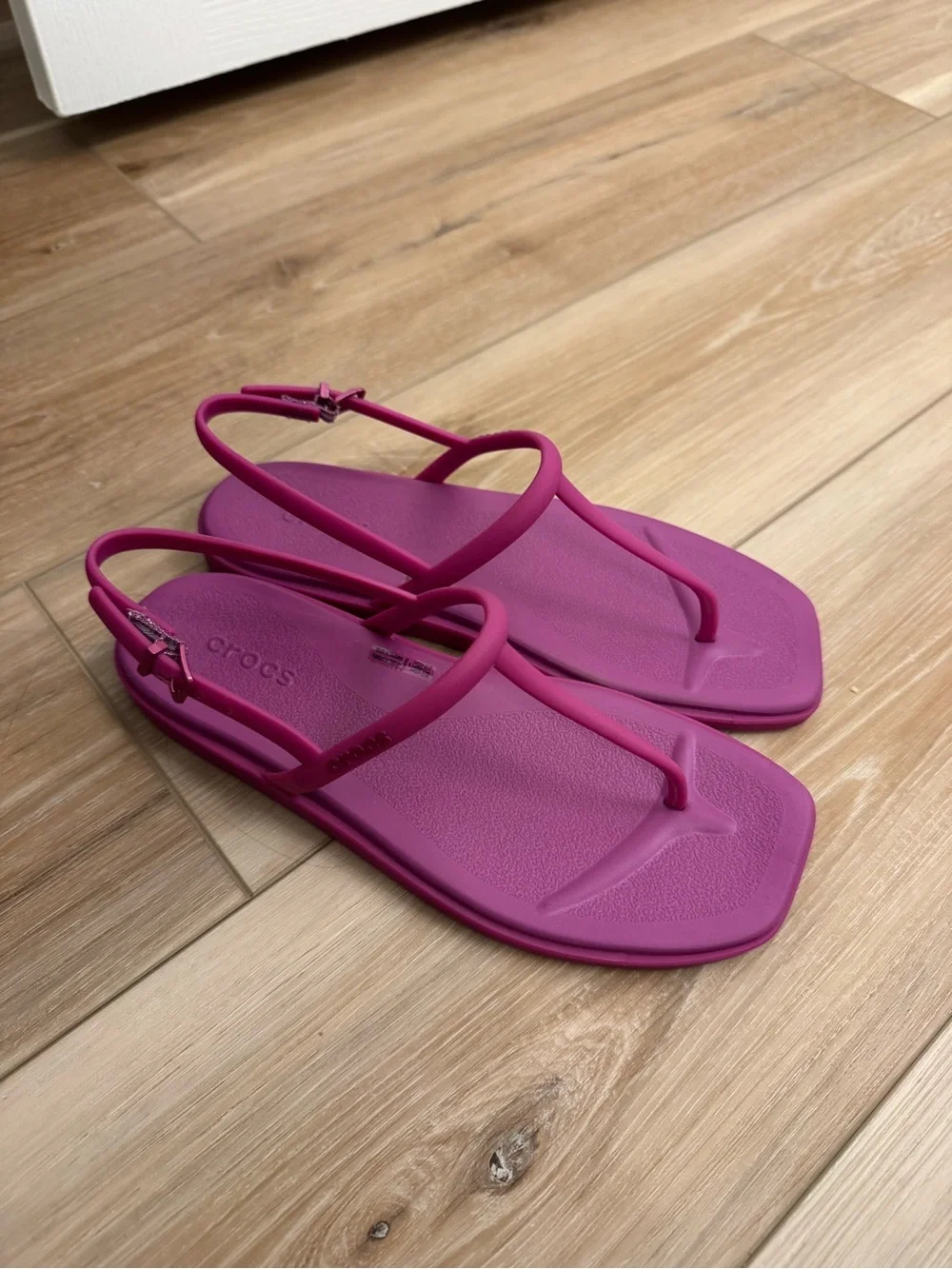 CROCS Miami Thong Sandal - Grapeberry